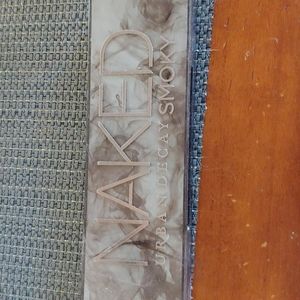 Urban decay smokey eyeshadow pallet